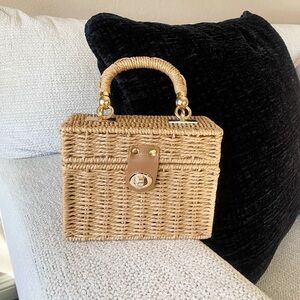 Elegant Woven Handbag